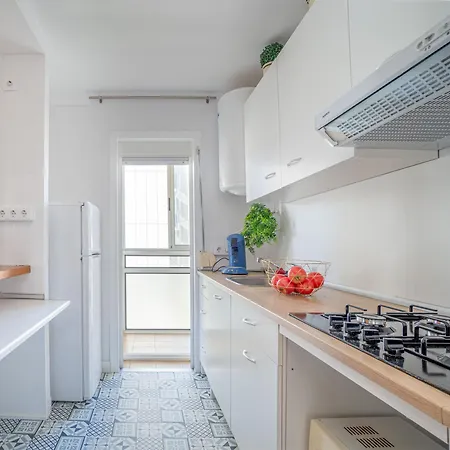 Est1-Spaciouss Appartment In The Beach, Bbq, Downtonwn, Parking, Fast Wifi Fibre Roses Exterior photo
